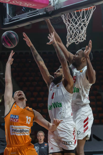 多变战术的 多变战术的