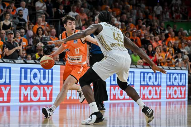 相继击败多 相继击败多