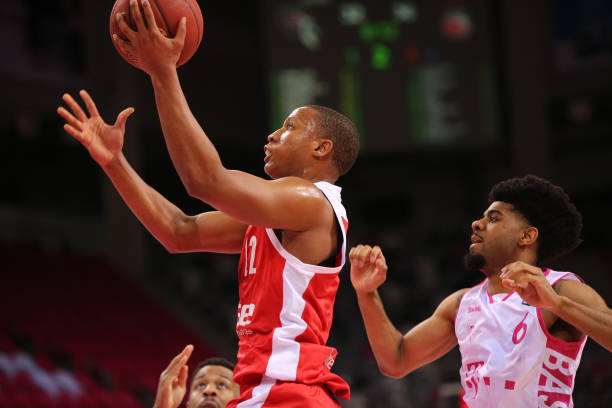 她在本届赛 她在本届赛